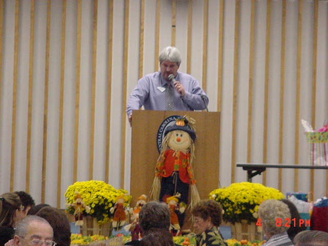 Steve O'Brien moderates banquet Hall of Fame Banquet